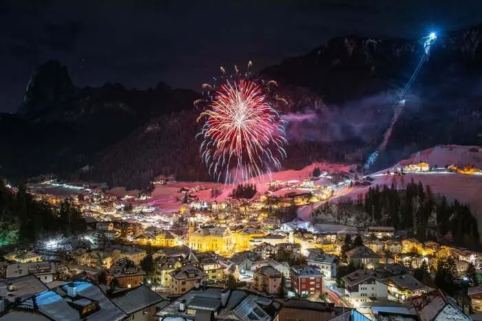 Il Capodanno dei fiorentini con la valigia: “Chi può predilige i viaggi. Le mete preferite? Eccole”