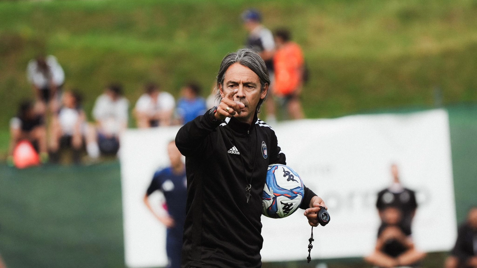 Pippo Inzaghi, allenatore del Pisa. Arriva la prima partita ufficiale dopo settimane di intensa preparazione