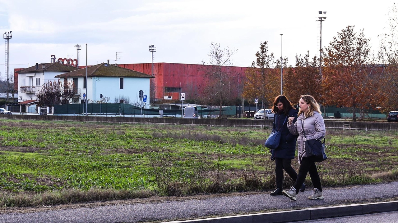 Un’immagine dell’area dove si aprirà il cantiere della pista di atletica in via Sanzio