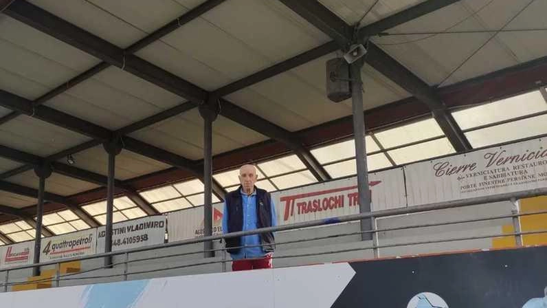 Lo stadio di Altopascio: sarà demolita e ricostruita la tribuna coperta