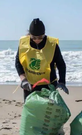 Plastiche, monitoraggio su spiagge e fondali