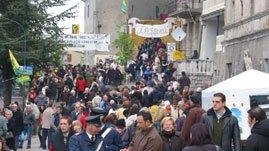 La Festa del Marrone richiama sempre una grande partecipazione di cittadini e turisti a Campiglia d’Orcia, domani l’appuntamento