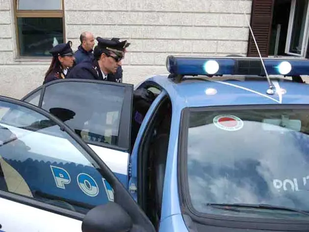 Fugge durante il controllo, arrestato spacciatore 26enne