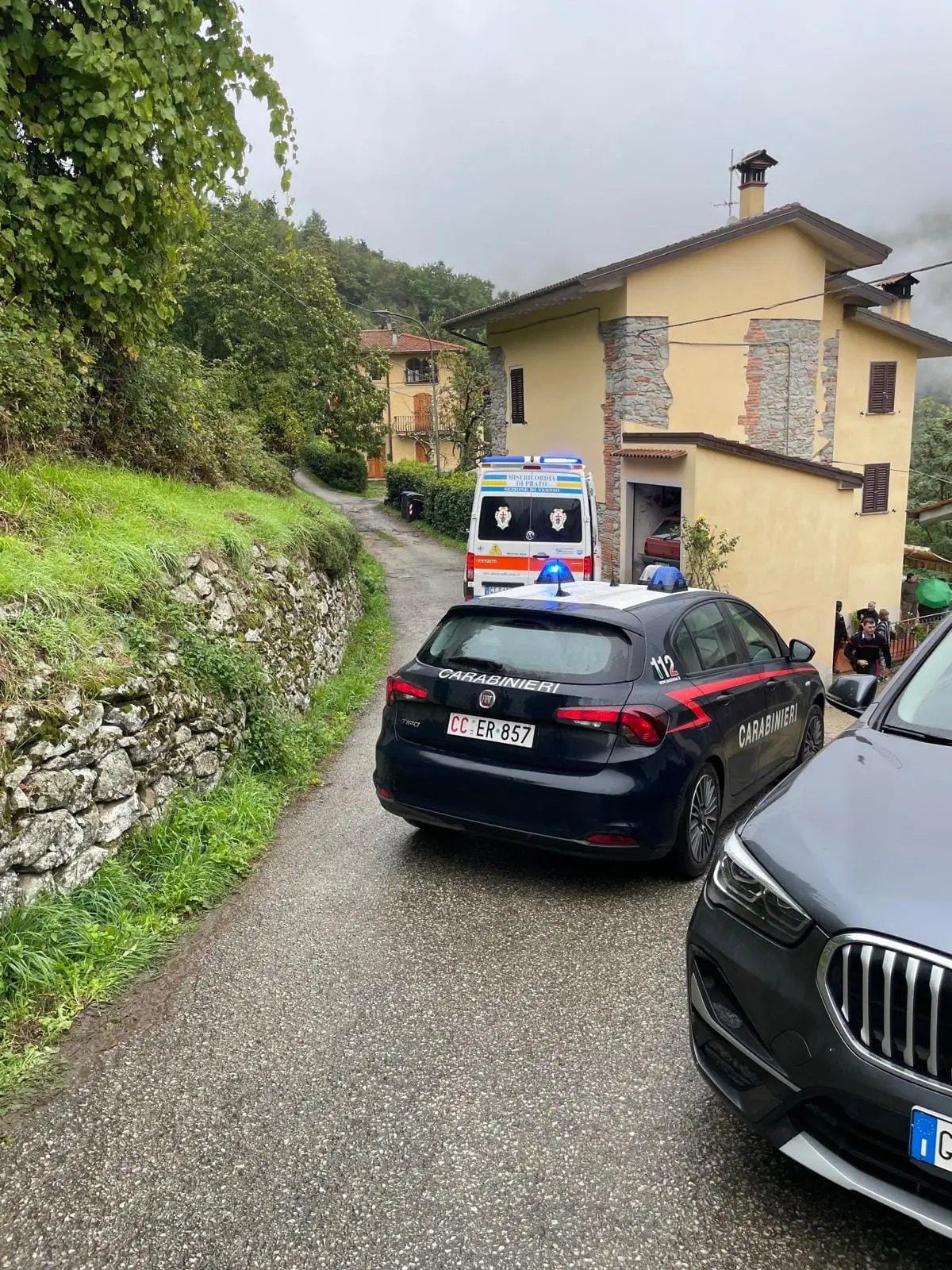 Incubo furti anche a mezzogiorno, coniugi trovano i ladri in casa: aggrediti dai malviventi in fuga