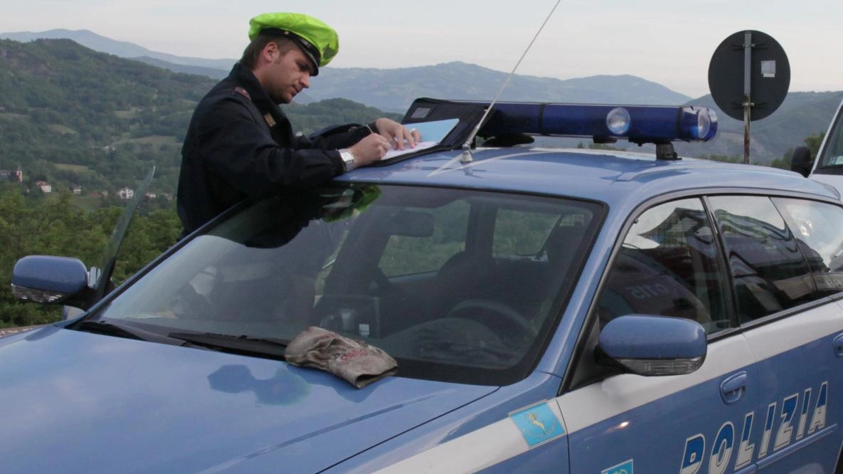 Un controllo della Polizia Stradale di Pontremoli (foto di repertorio)