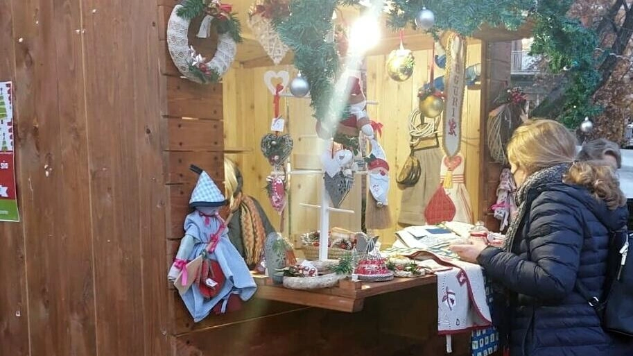 Aspettando il Natale con mercatini e giochi in centro