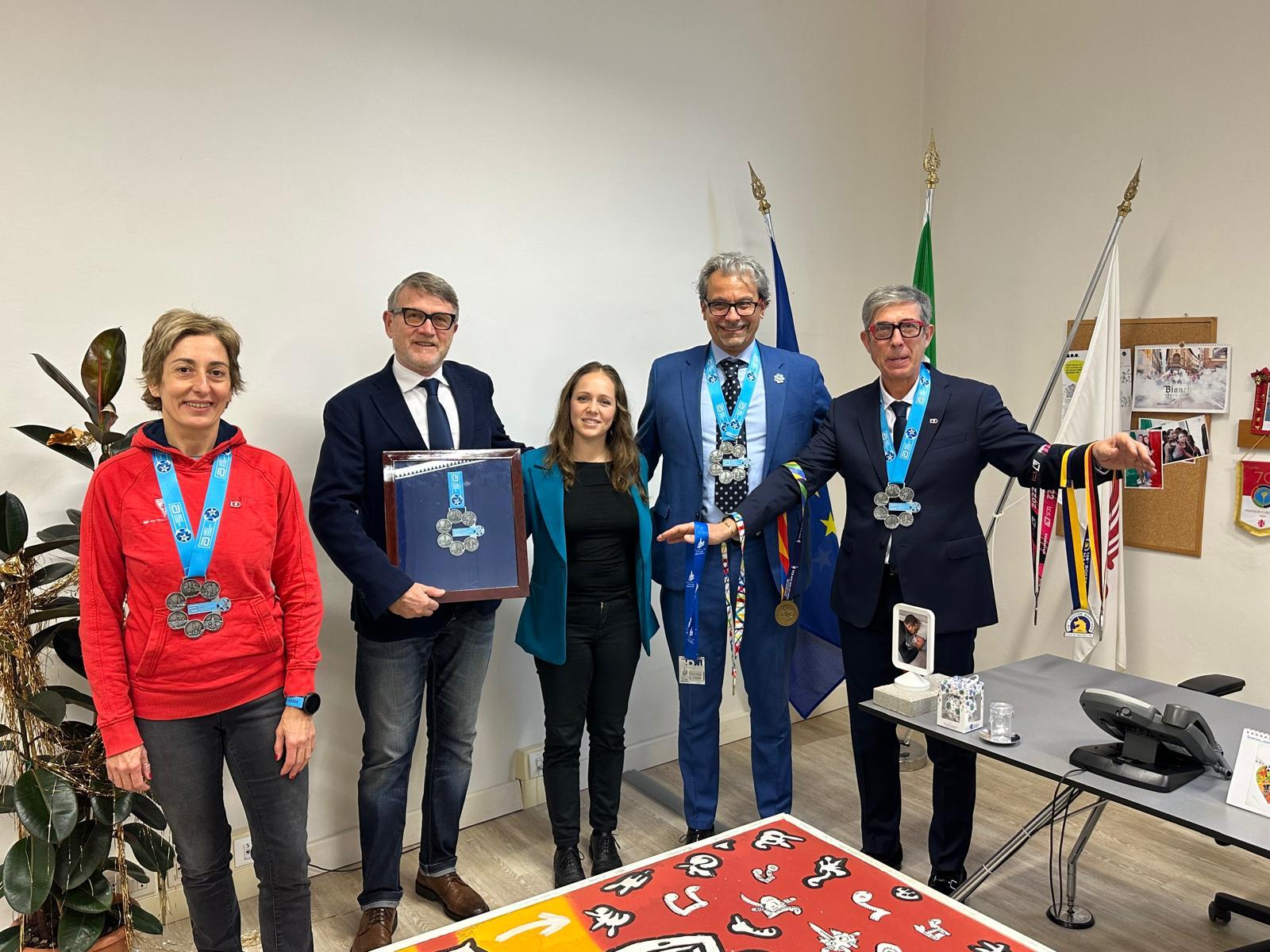 Podismo, il Comune festeggia gli atleti fiorentini che hanno conquistato la Six star medal