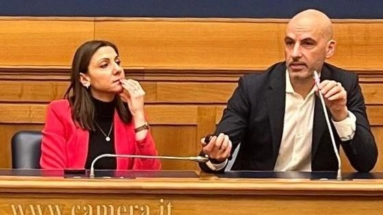 Il sindaco Luca Secondi e la vicepresidente della Camera Anna Ascani durante la presentazione