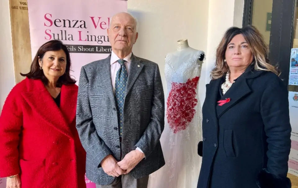 Prato, in mostra ‘L’Abito del sogno infranto’ contro la violenza sulle donne