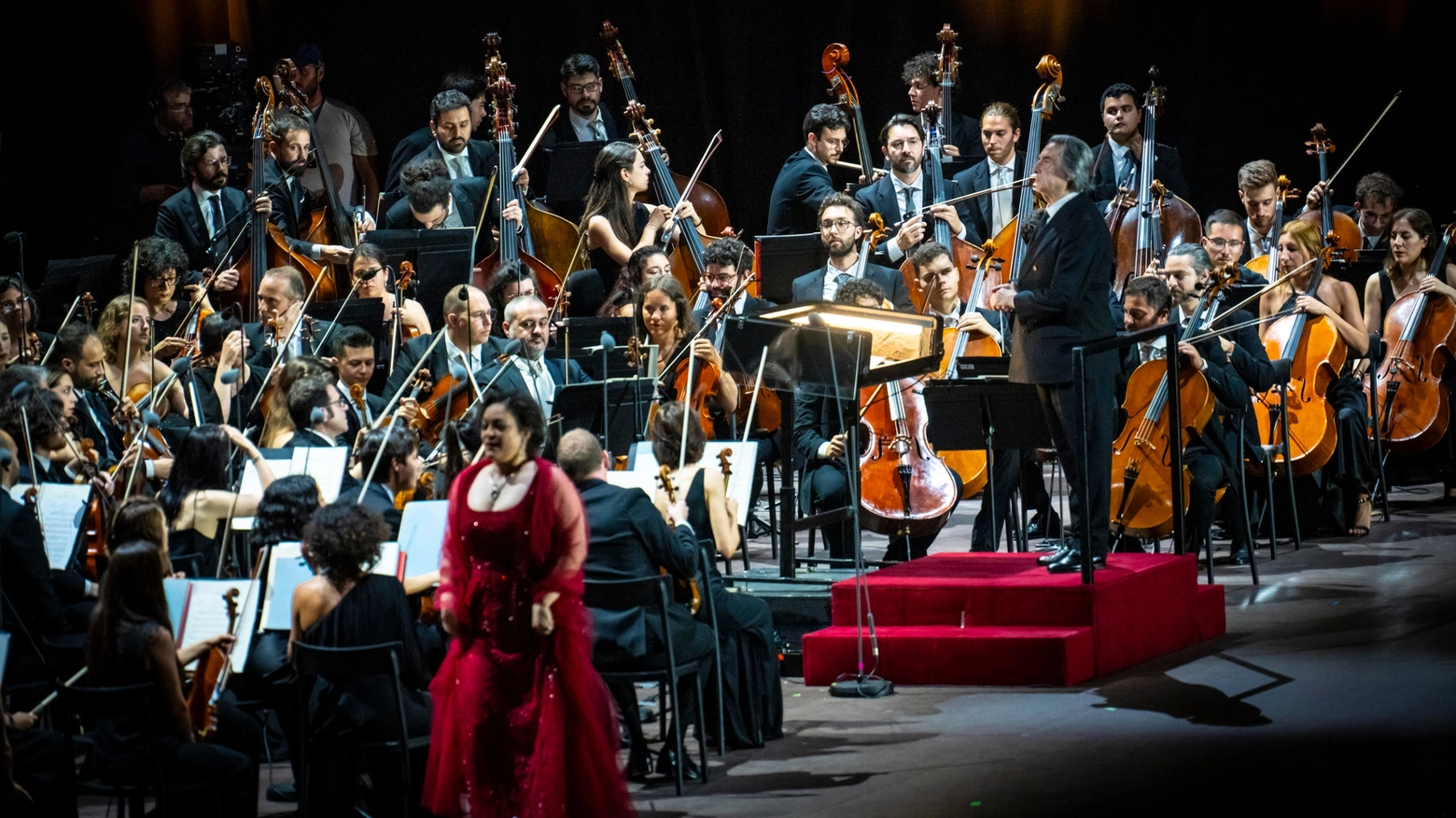 Lucca, grande successo per il concerto che Riccardo Muti ha dedicato a Giacomo Puccini, nell'anno delle celebrazioni per il centenario
