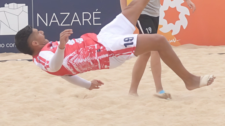 La Farmaè Viareggio Beach Soccer conquista il nono posto alla Euro Winners Cup 2024 a Nazaré, Portogallo, battendo il Rostocker Robben 4-2. Gabriele Gori trascina la squadra con una tripletta. Prossima sfida: Coppa Italia a Messina.