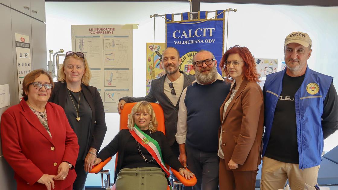 Nuova donazione del Calcit: poltrone per i prelievi e cinque carrozzine