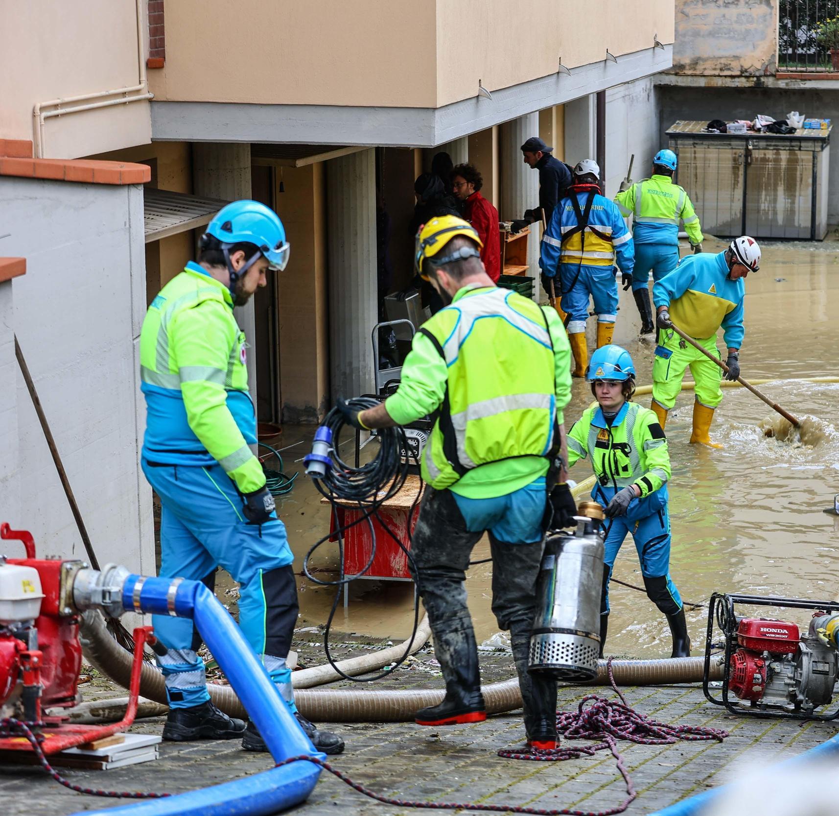 La piscina al momento resta chiusa