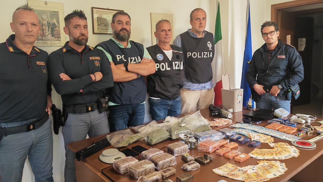 Siena, operazione antidroga: sequestrati 10 chili di stupefacenti destinati a giovanissimi