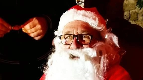 Babbo Natale in abiti tradizionali