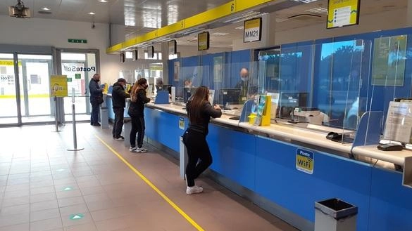 Poste Italiane mette al centro la sicurezza dei cittadini con numerose iniziative, fra queste il nuovo vademecum antifrode in distribuzione...