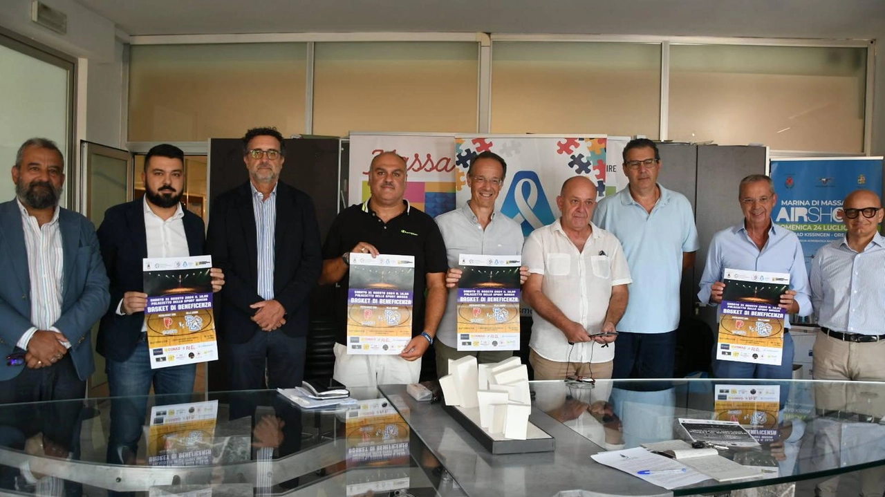 Un’immagine della conferenza stampa per la. partita di basket di beneficenza