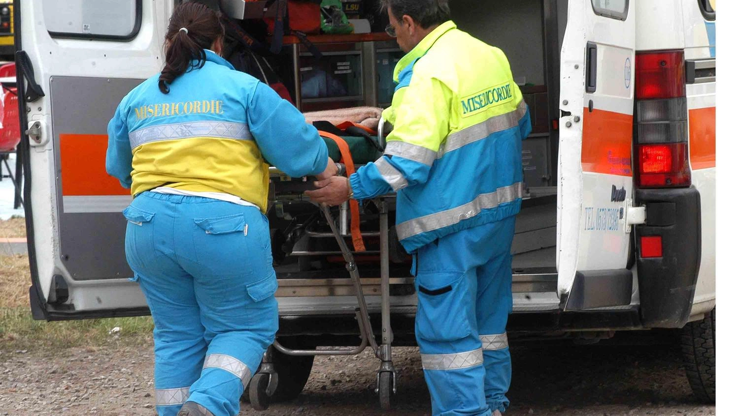 In sette nell’auto contro un albero. Notte drammatica a Lucciano