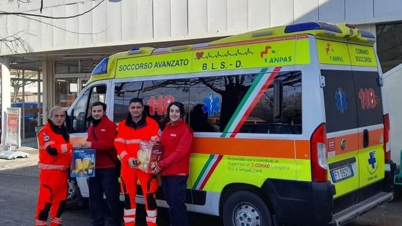 L’ambulanza donata da Conad Lunigiana alla Pubblica Assistenza di Comano