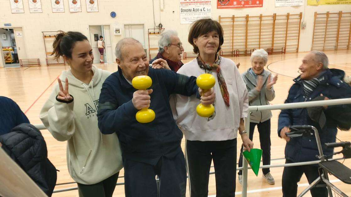 Compleanno in palestra per Antonino: 97 anni e non sentirli