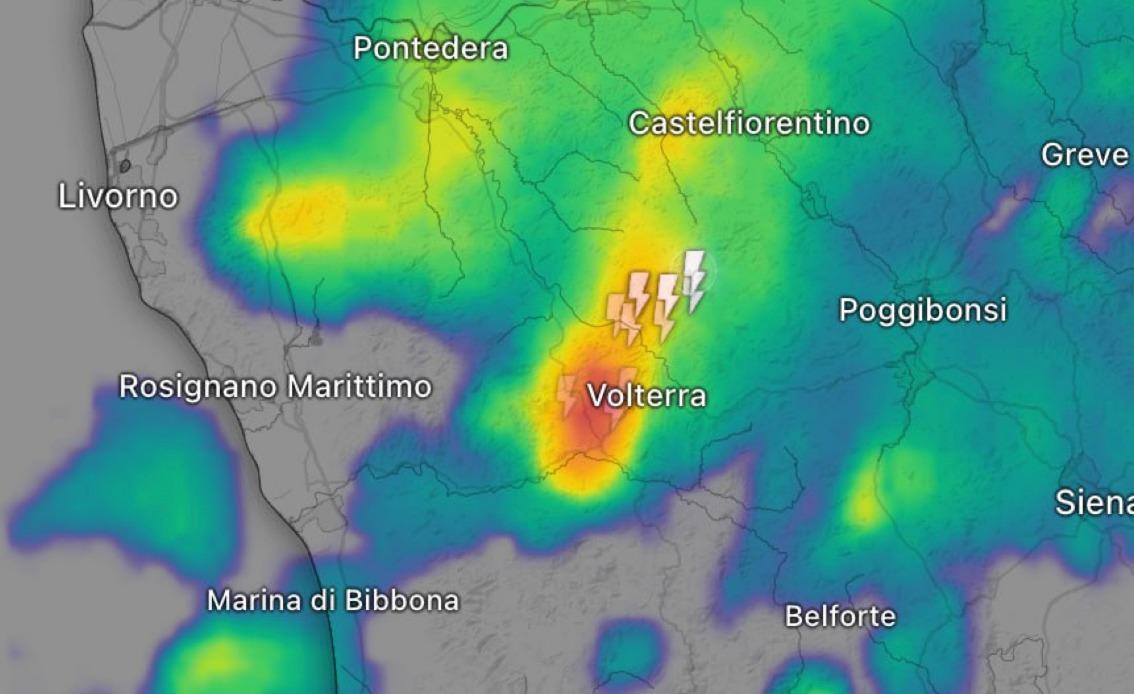 Meteo Toscana, è iniziata l’allerta arancione. Notte di controllo dei fiumi. Occhio alla pioggia