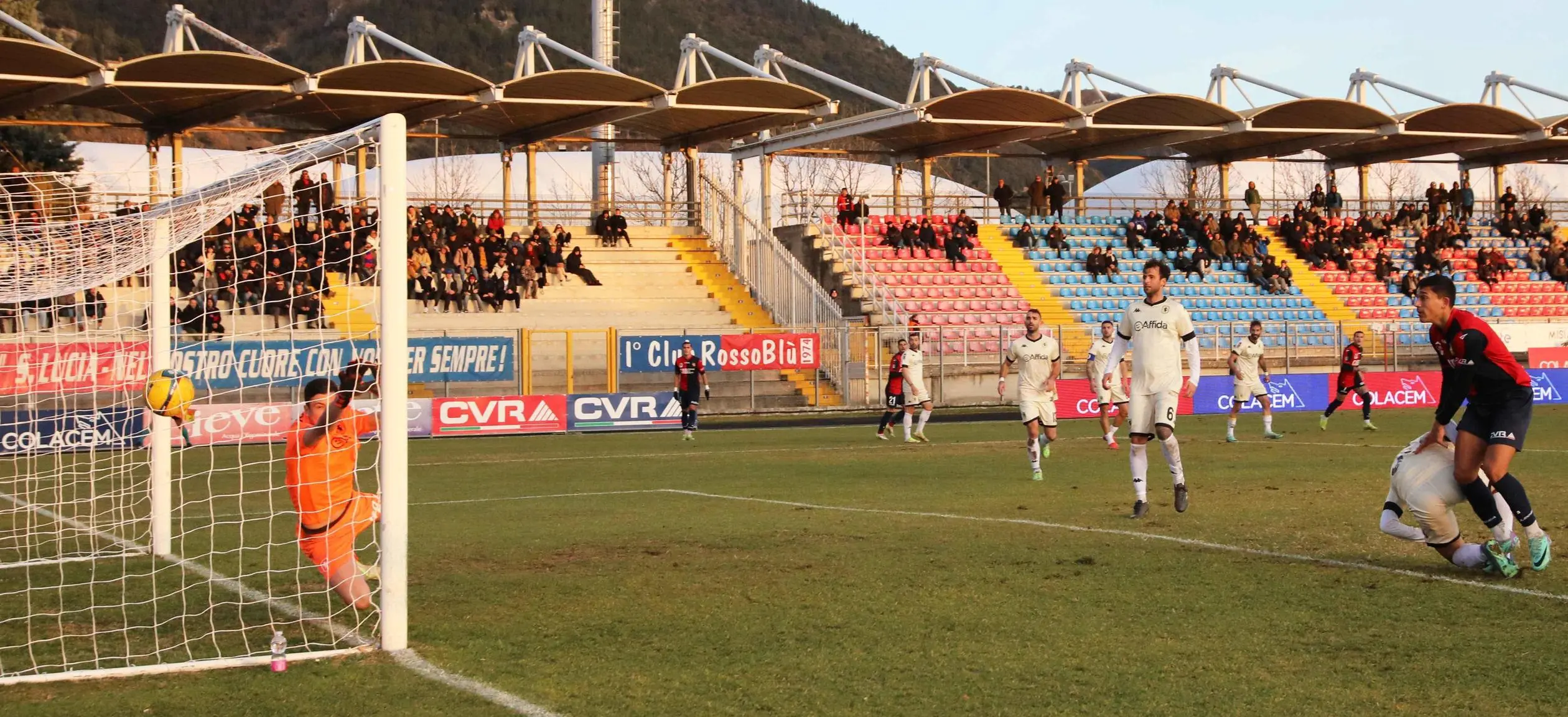 Il Lupo fa un boccone della Pantera. Ma gol falliti dai rossoneri e due pali