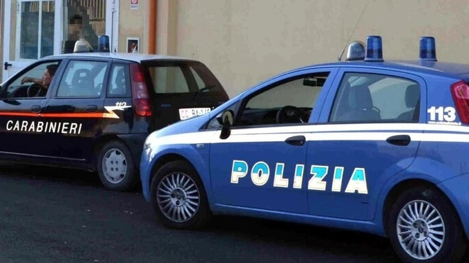 Polizia e carabinieri (foto di repertorio)