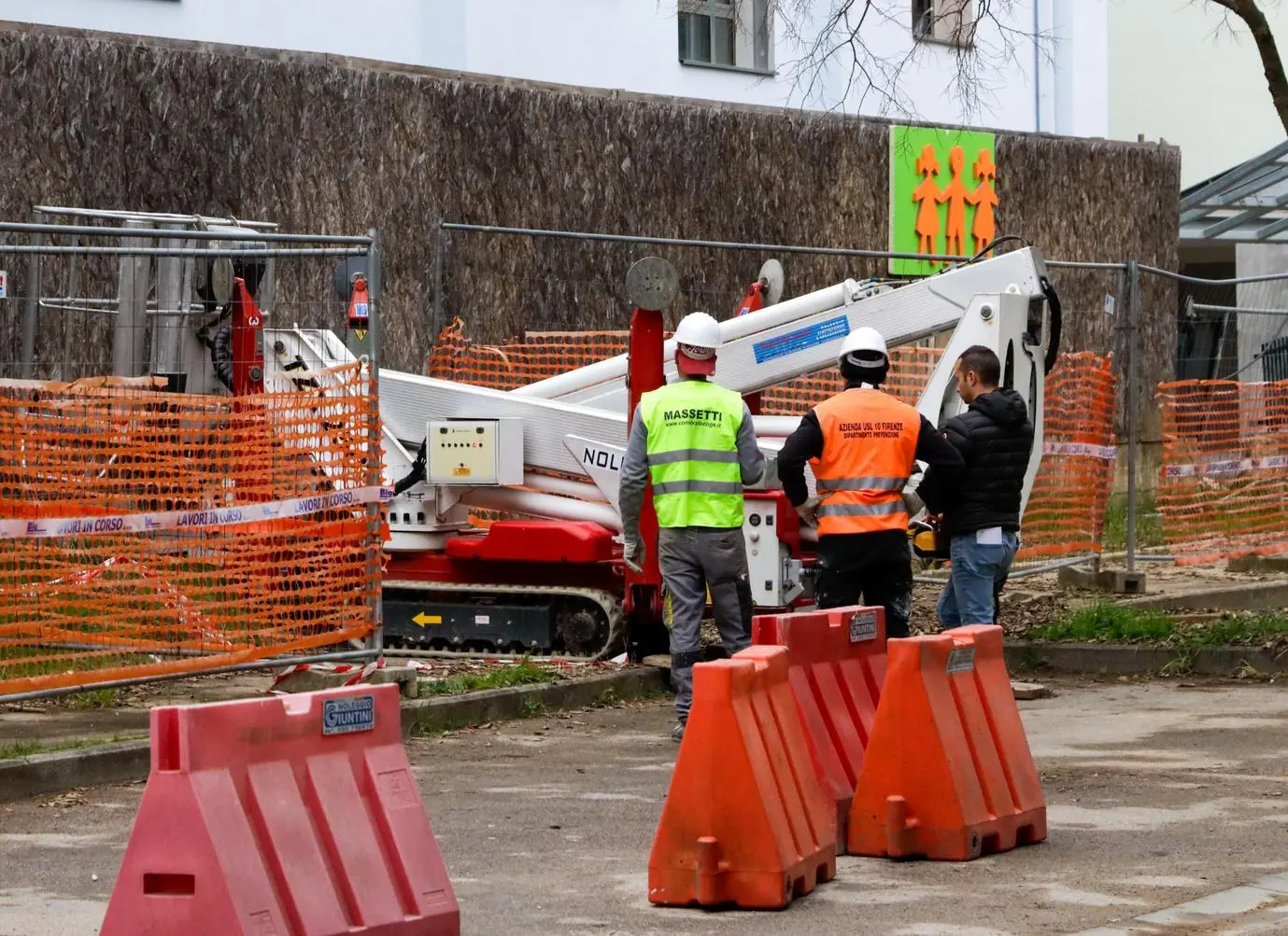 Scuola, lavori infiniti: sale la rabbia. Comune bloccato dalla burocrazia