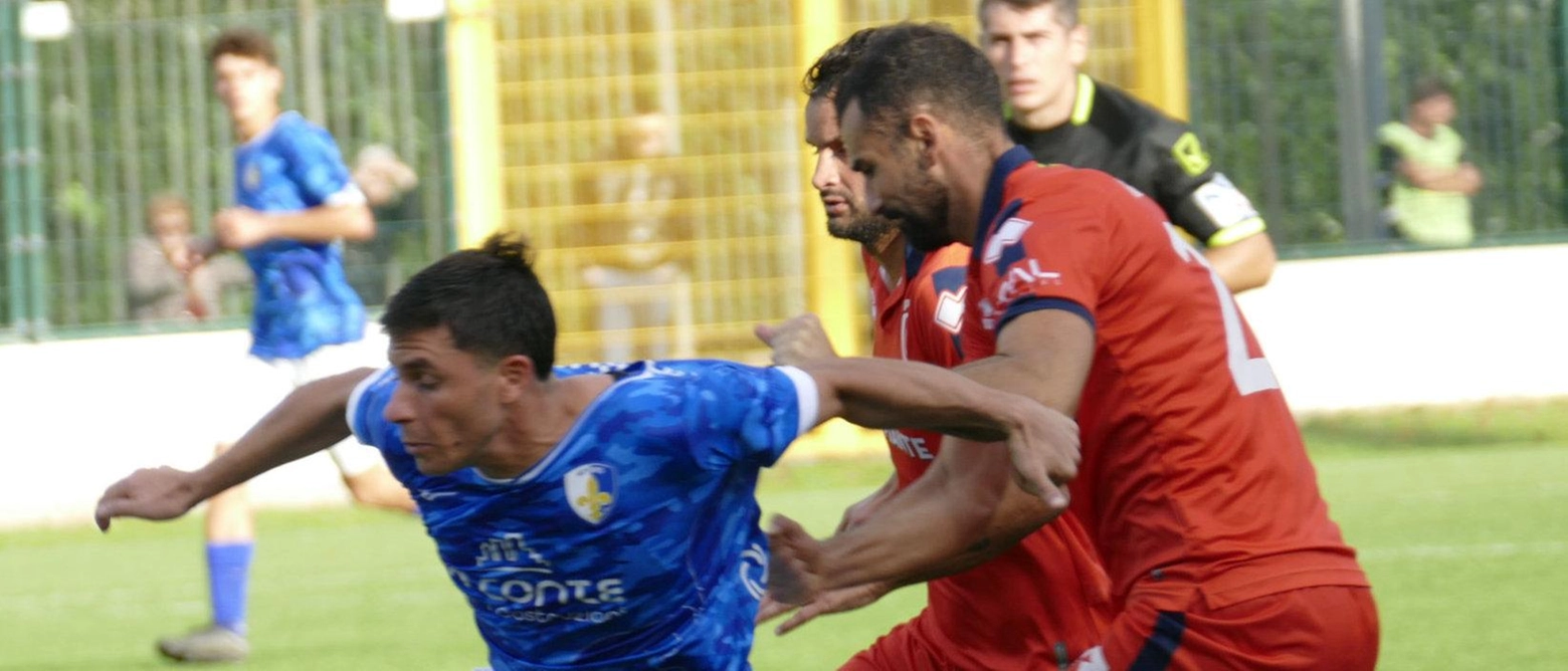 Il derby tra Prato e Pistoiese evidenzia superiorità difensiva. Cecchini e Bertolo in evidenza, deludenti gli attaccanti. Viaccia sconfitto 4-0 da Pietrasanta in Promozione. Allenatore Giugni guarda avanti con fiducia.