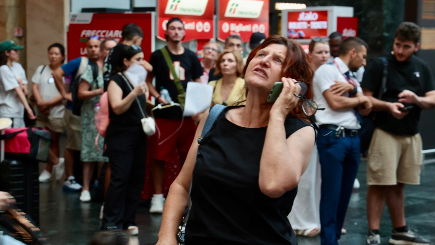 Estate caos per la circolazione ferroviaria (Foto alla Stazione Santa Maria Novella / New Press Photo)