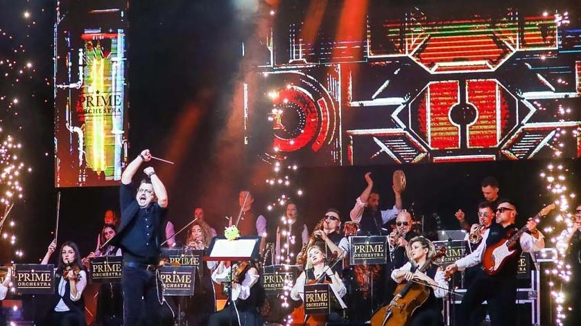 Il «Rock Sympho Show» oggi alle 21 arriva sul palco del teatro Moderno e proporrà i brani più famosi degli artisti cult grazie alla «Prime Orchestra»