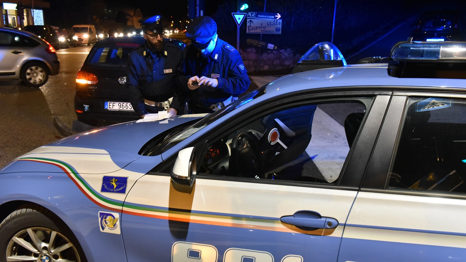 Ragazza aggredita, in via Serlio a Bologna sabato notte è intervenuta anche la polizia