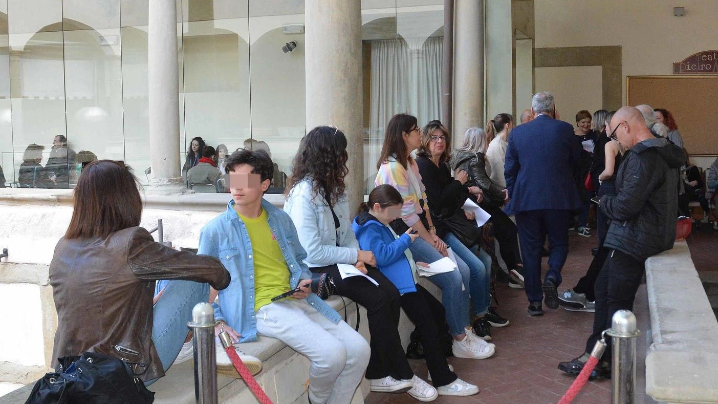 Tutti in fila per un posto sulla pellicola. Selezioni al Bicchieraia ...