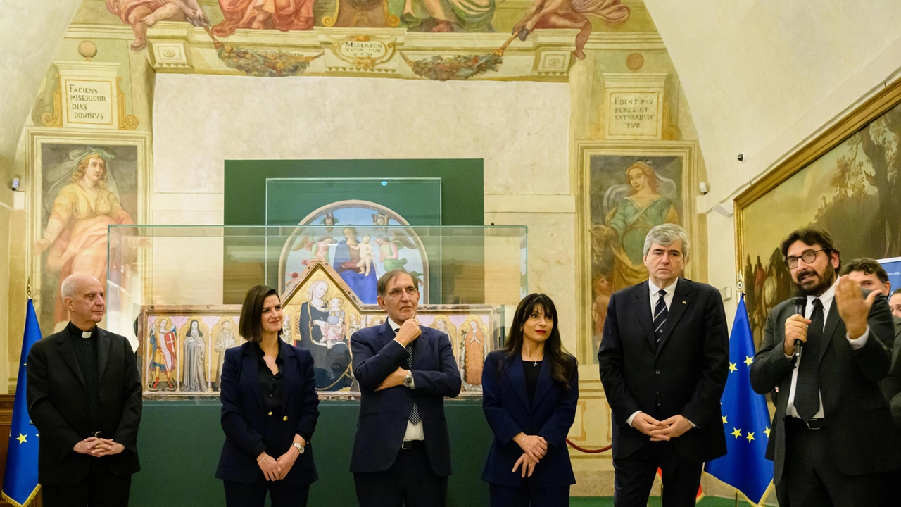 Esposizione a Palazzo della Minerva con opere di Cimabue e Perugino, celebrazione culturale per il Giubileo.