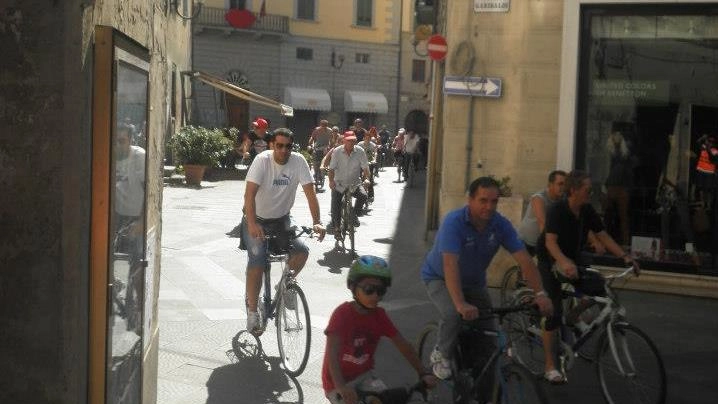 Tutti insieme in bici per la città. Ecologia e sport si incontrano