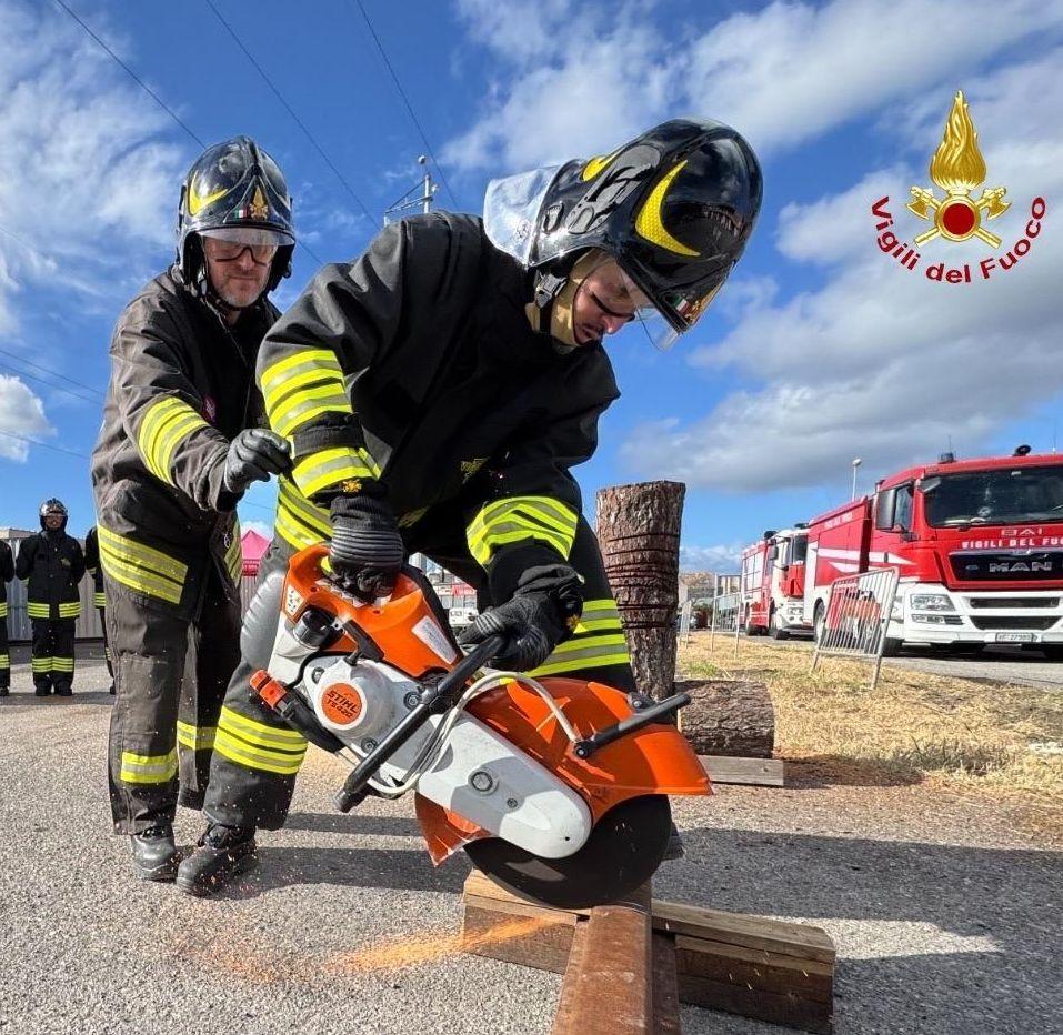 Vigili del fuoco. Gli allievi a lezione