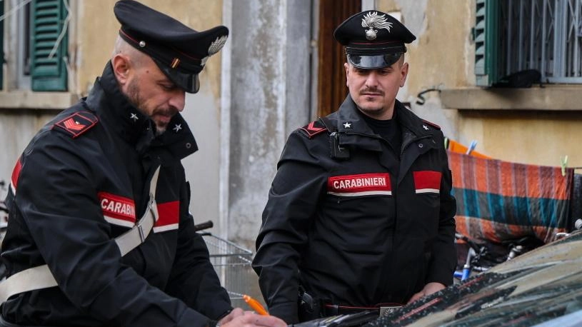 "Abbiamo avvisato i carabinieri poco fa... hanno già ricevuto segnalazioni di questo tipo. Squilla il telefono fisso e si presenta...