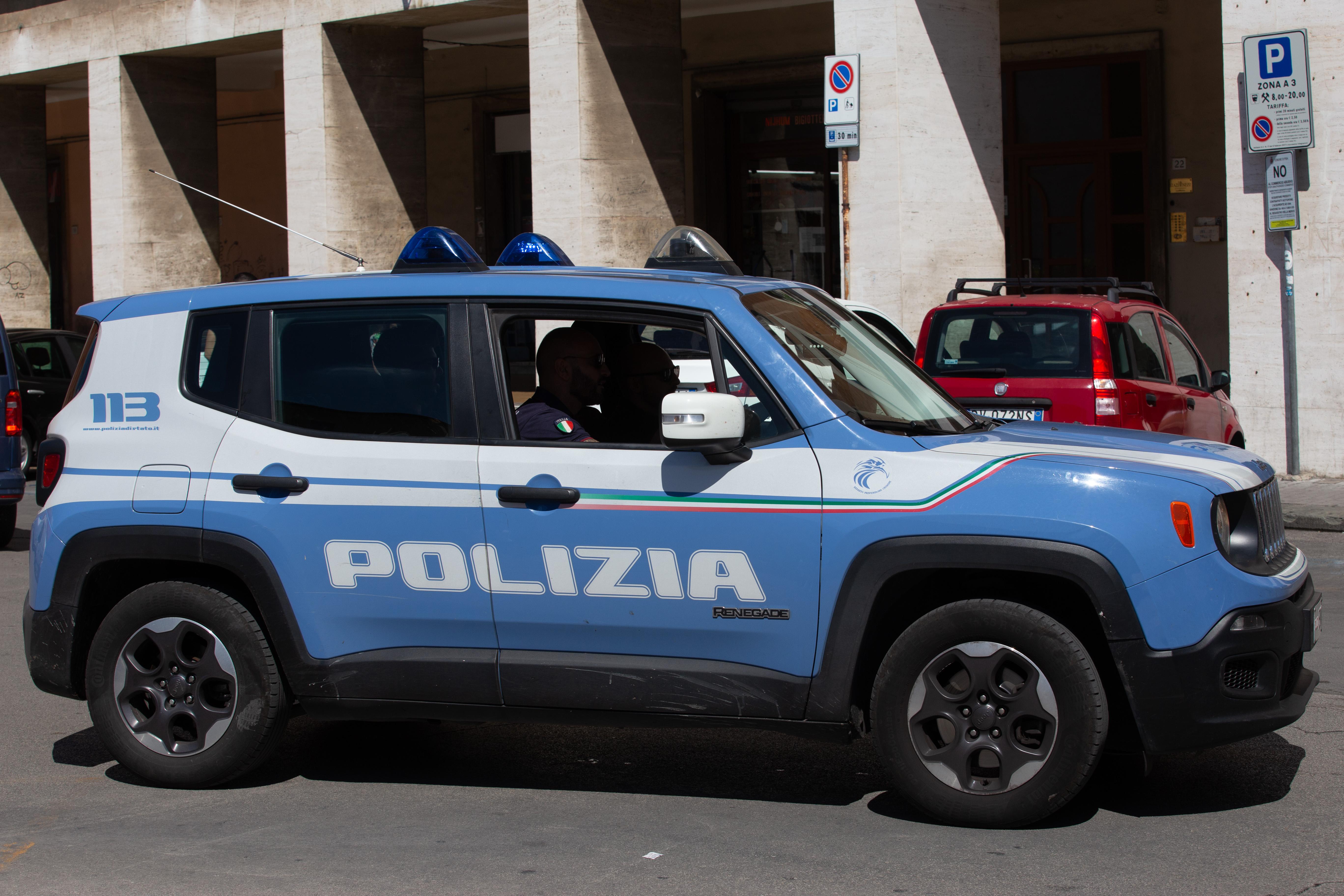 Pisa, lite domestica davanti ai figli: arrestato 32enne