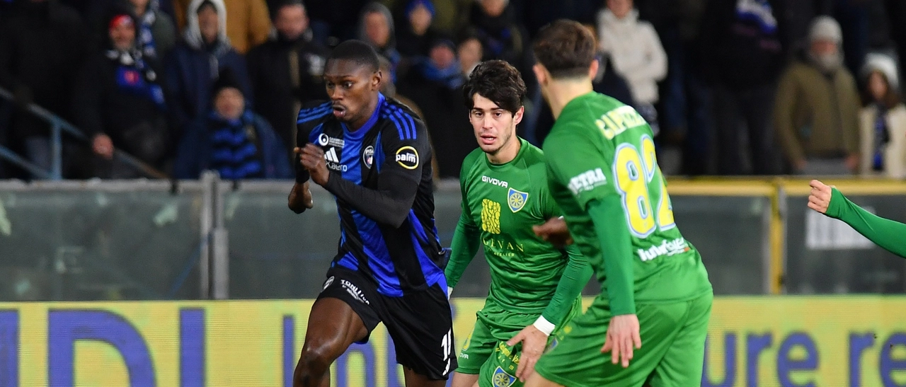 Pisa-Carrarese 2-1, gli azzurri si fanno gol da soli a tempo quasi scaduto