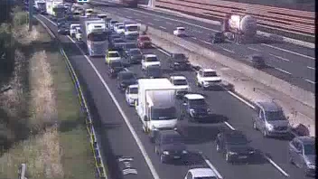 Il traffico paralizzato in A1 a causa del tamponamento dopo Firenze Impruneta verso Milano