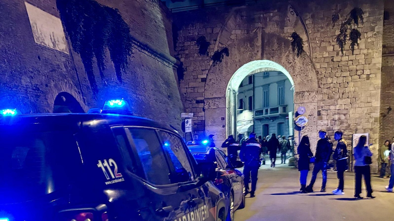 Preso a pugni da gruppo di ragazzi