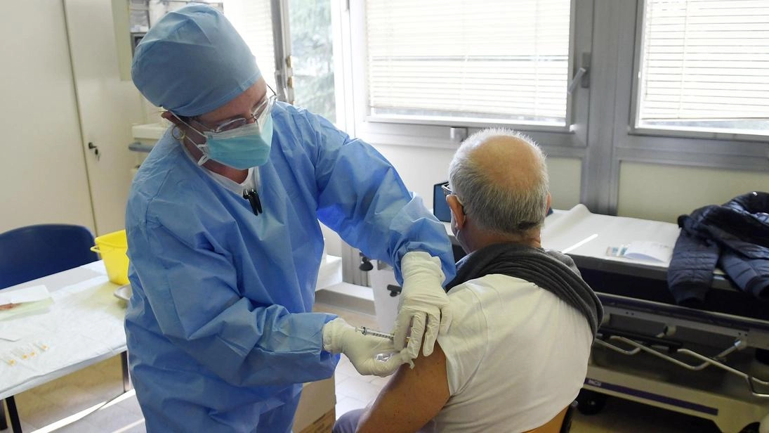 Campagna vaccinale contro influenza e Covid: oggi si parte