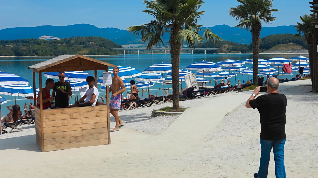 Sale l’allarme bracconieri al lago di Bilancino dopo che le guardie ittiche hanno trovato reti da pesca sparse per il bacino