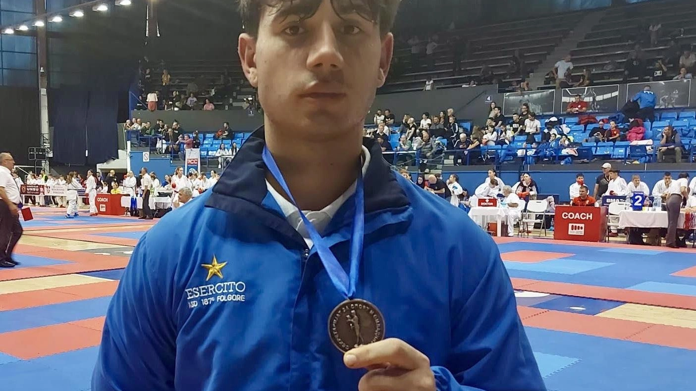 Successo internazionale per ASD Esercito - 187 Folgore di Livorno al "Trophy of Serbia - Belgrade Winner" con medaglia di bronzo per Andrea Bozzi nell'Under 21 Kumite.