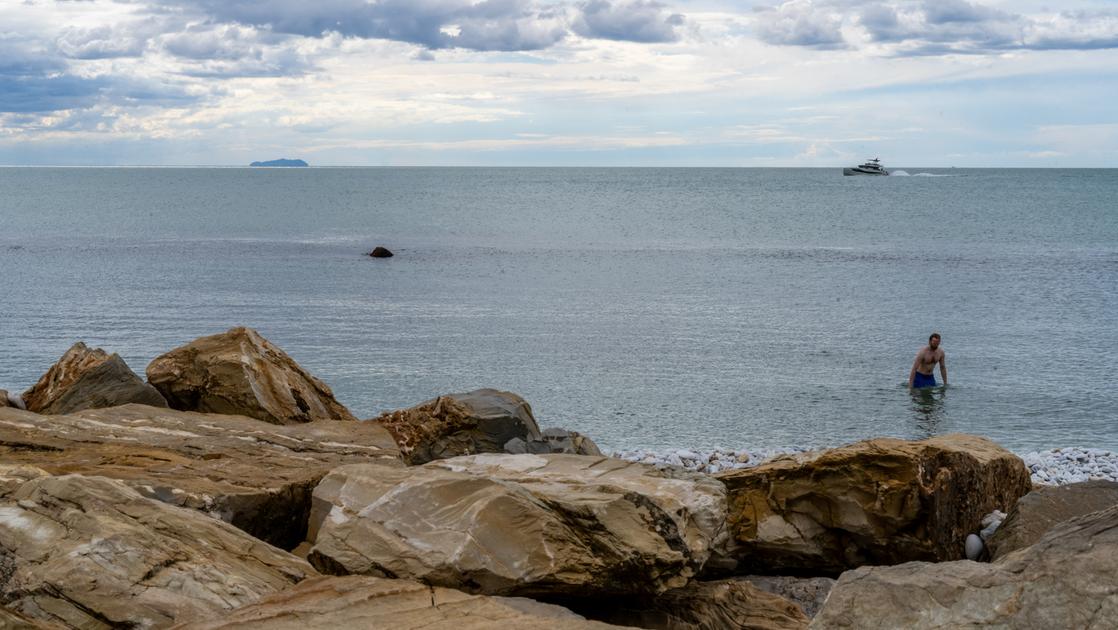 Invia la tua foto del mare in autunno