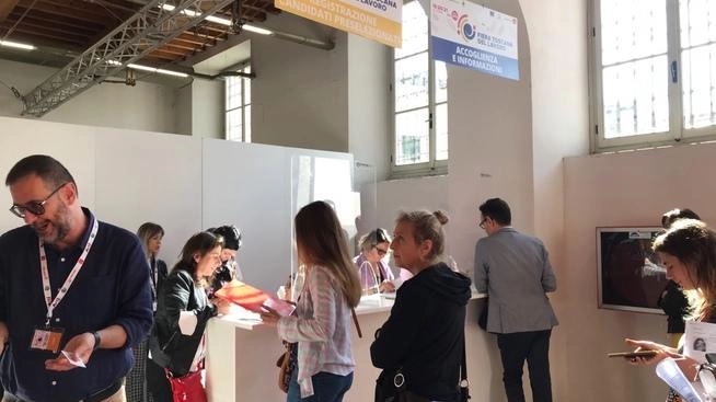 La terza edizione della Fiera toscana del lavoro a Firenze offre quasi 800 opportunità di impiego con la partecipazione di 100 aziende. Candidature aperte su www.fieratoscanalavoro.it.