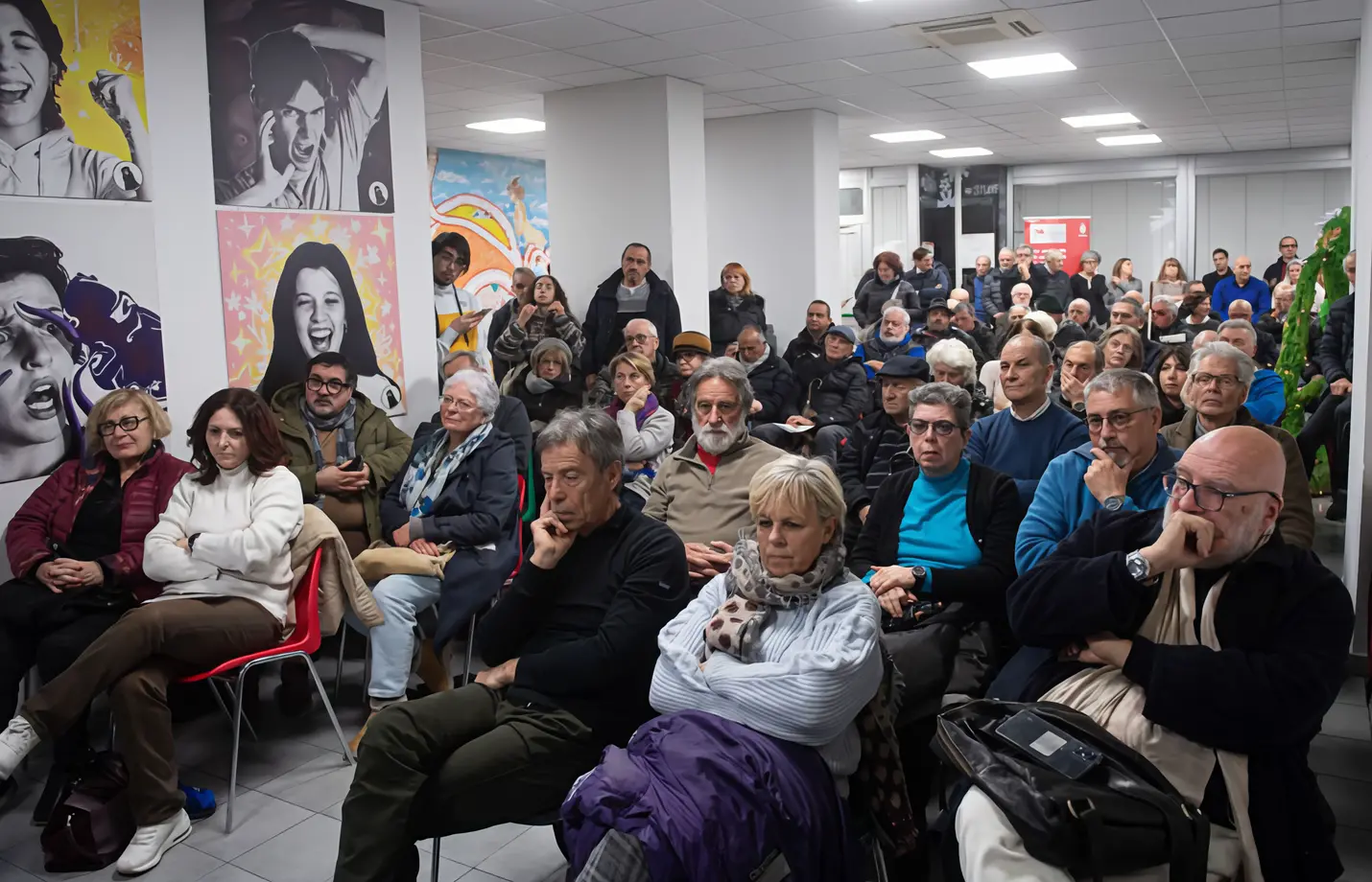 Metrobus alla stazione. Il capolinea in via Sicilia