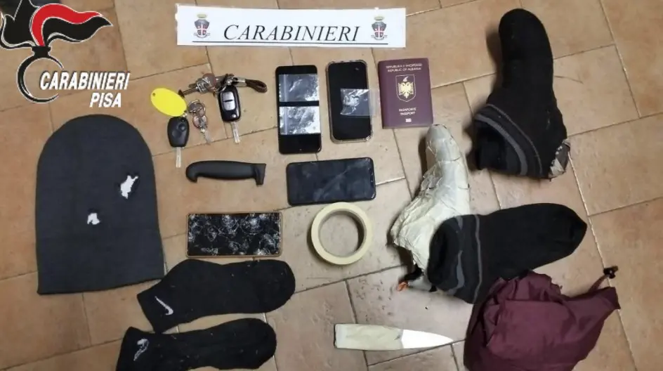 Pisa, tenta di accoltellare un carabiniere: arrestato per tentato omicidio