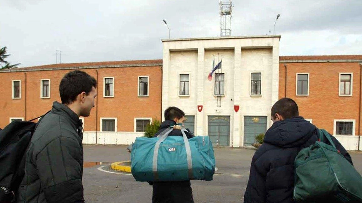 L’ex caserma dei Lupi di Toscana, a Scandicci, quando era ancora in attività