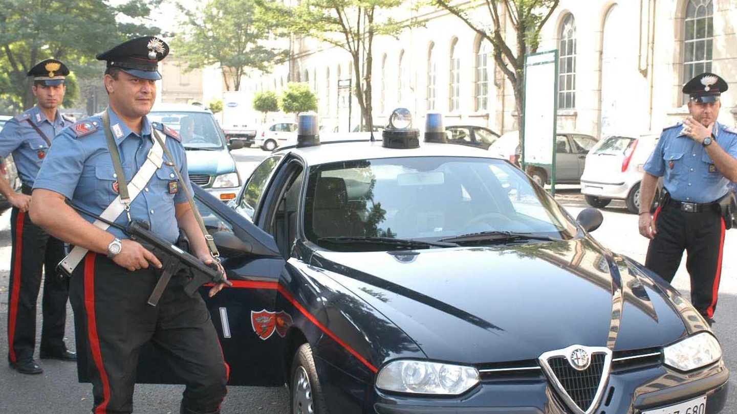 I carabinieri sono sulle tracce del malvivente autore dello scippo (foto d’archivio)